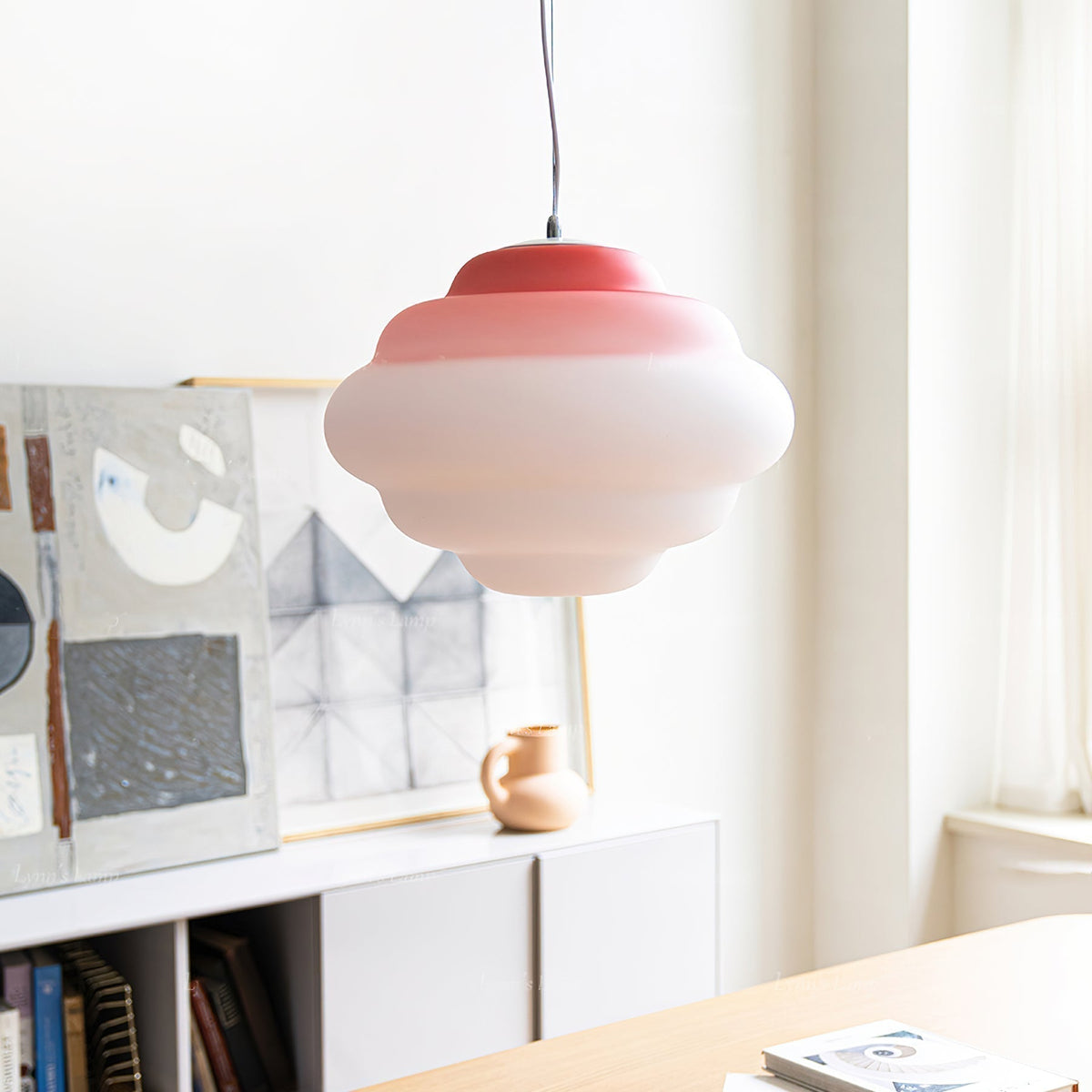 Gradient Pendant Light with Soft Light Diffusion