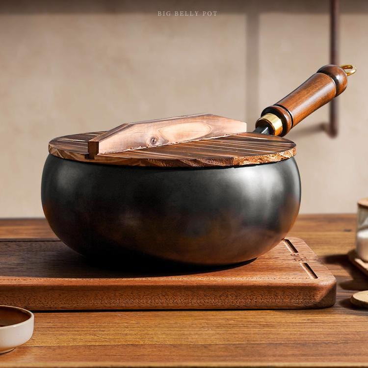 Handcrafted Iron Skillet with Wooden Handle – 24–28 cm