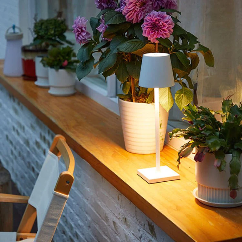LED Table Lamp with Wireless Design - Soft Light
