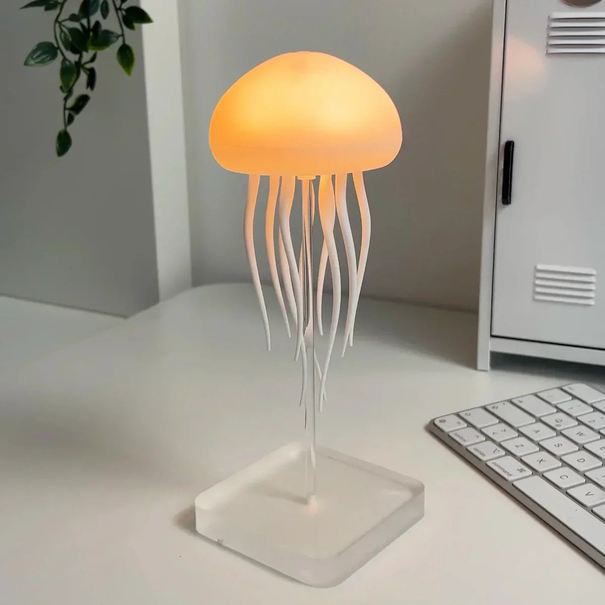 Mesmerizing Aquatic Motion Lamp