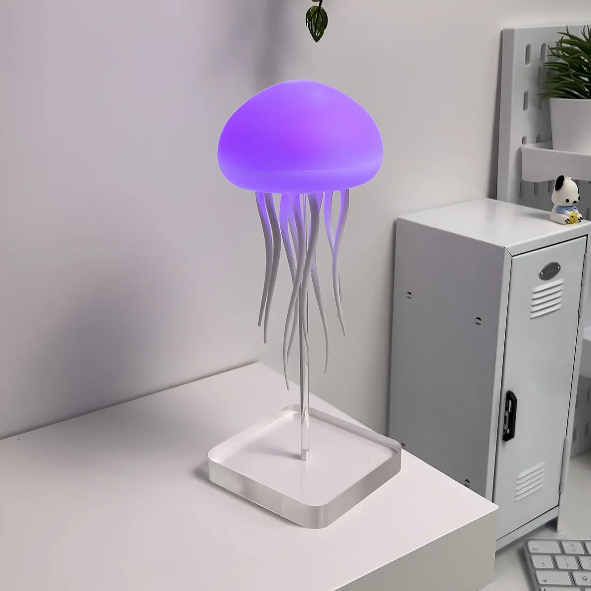 Mesmerizing Aquatic Motion Lamp