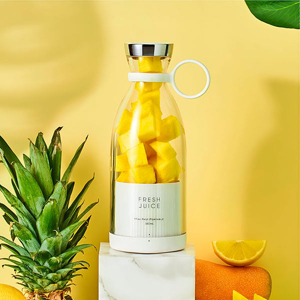 On-The-Go Smoothie Maker: Your Portable Juicer Solution