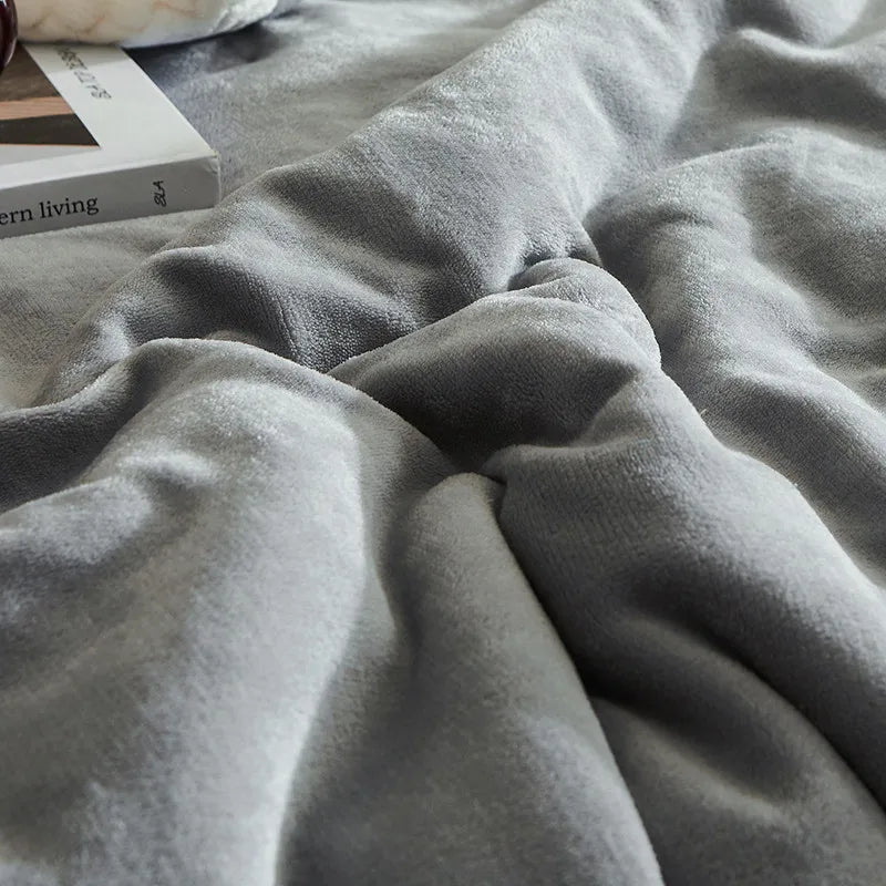 Cozy Fleece Throw Blanket for Warmth and Comfort