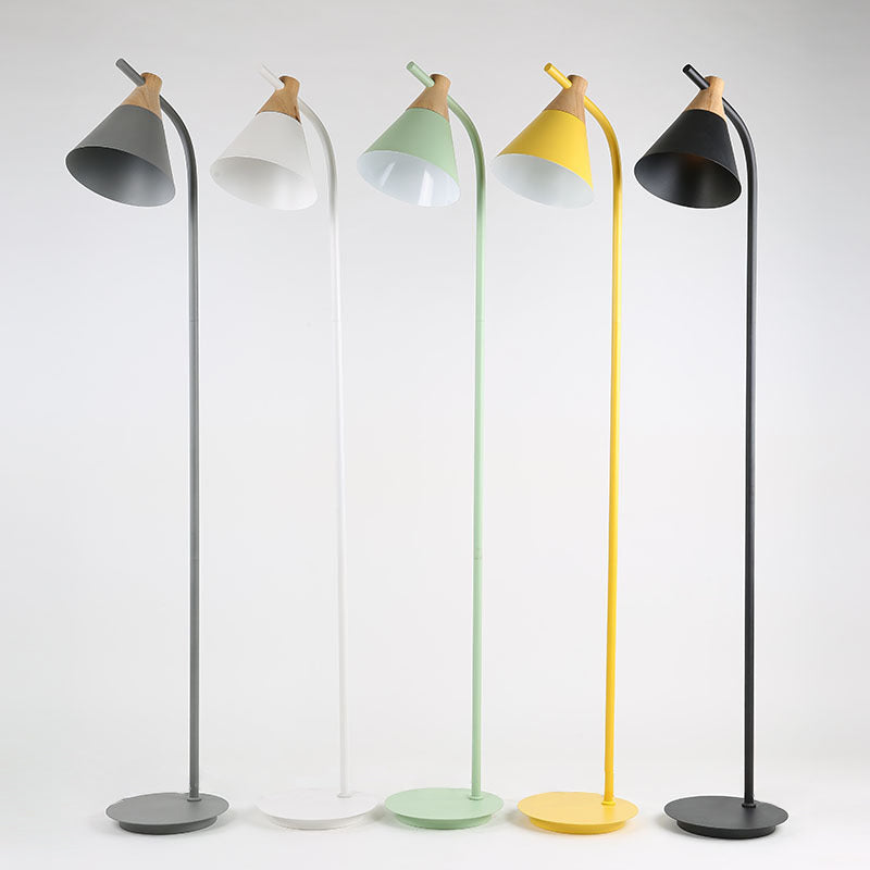 LuxeAura | Elegant Metal Floor Lamp for All Spaces