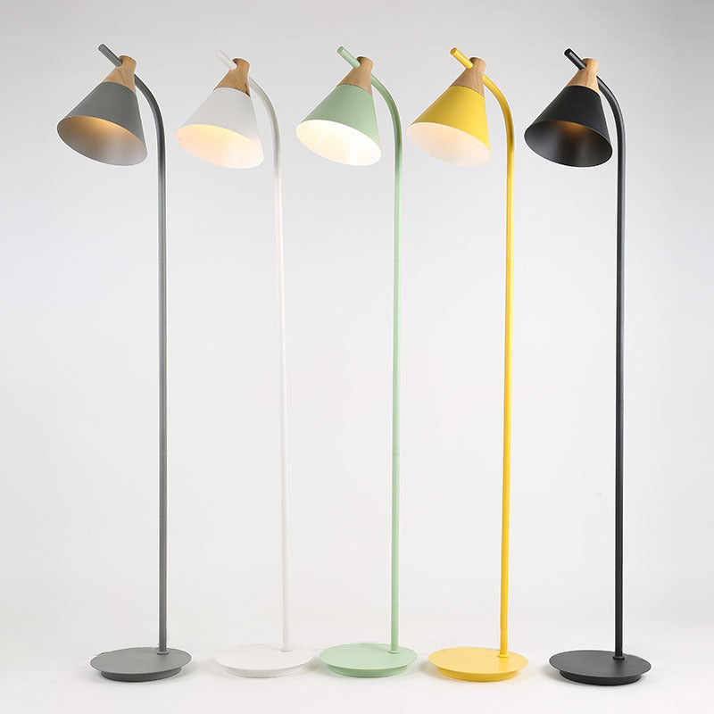 LuxeAura | Elegant Metal Floor Lamp for All Spaces