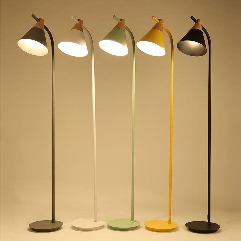 LuxeAura | Elegant Metal Floor Lamp for All Spaces