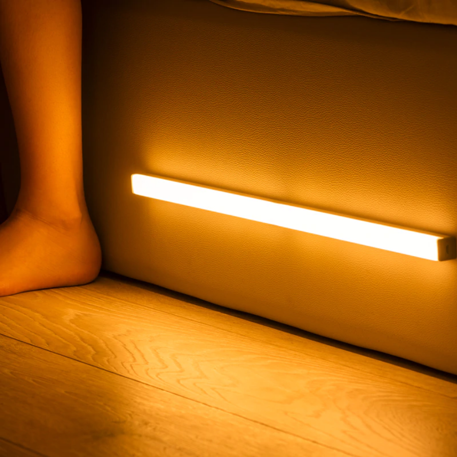 Hallway Cable Lamp with Magnetic Mounting