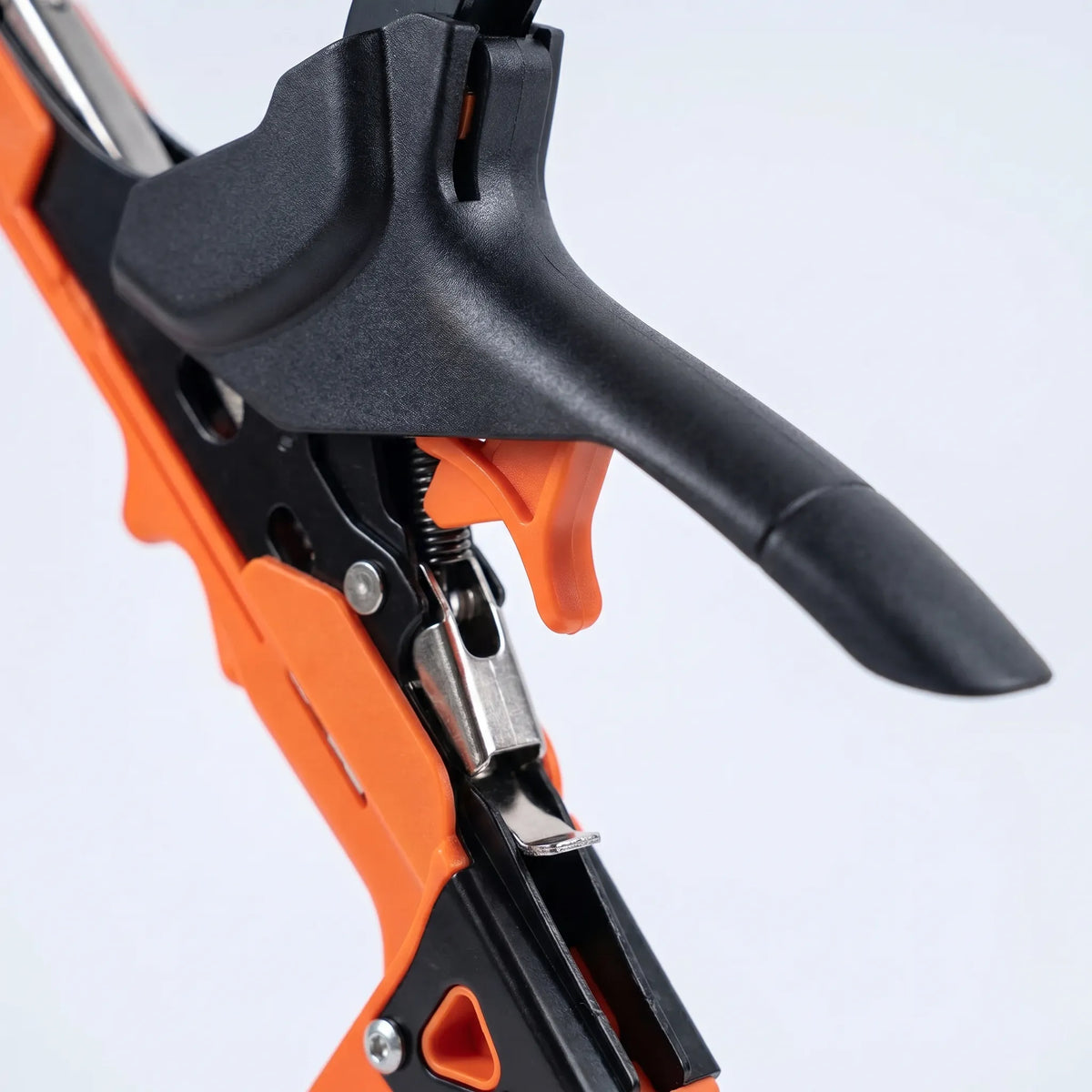 Garden Twisting Tool for Tying Plants