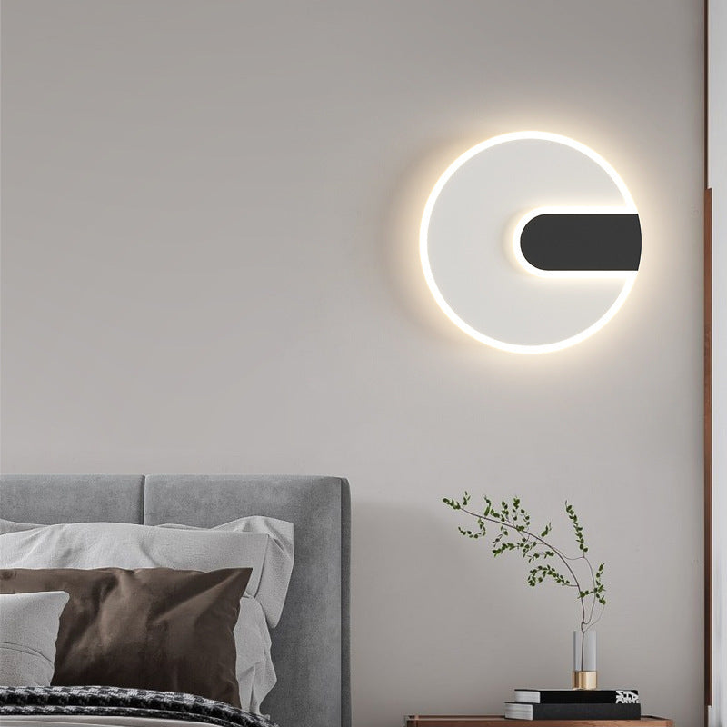 Sleek LED Wall Light Fixture for Modern Interiors