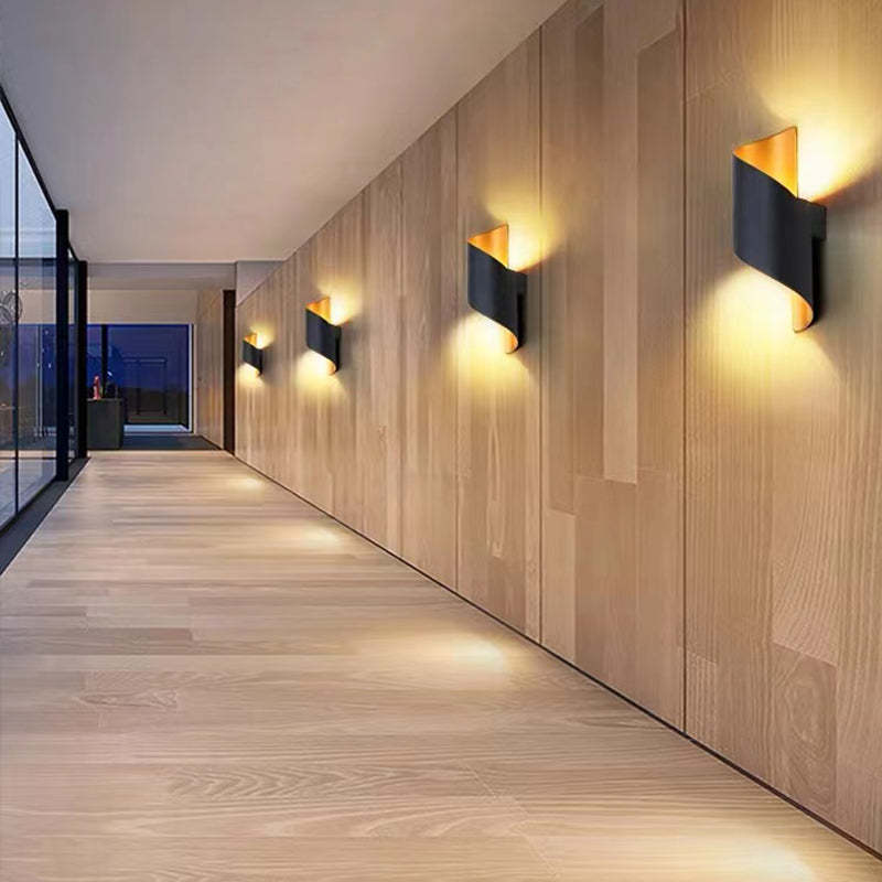 Twisted Design Wall Lamp - Contemporary Spiral Lighting