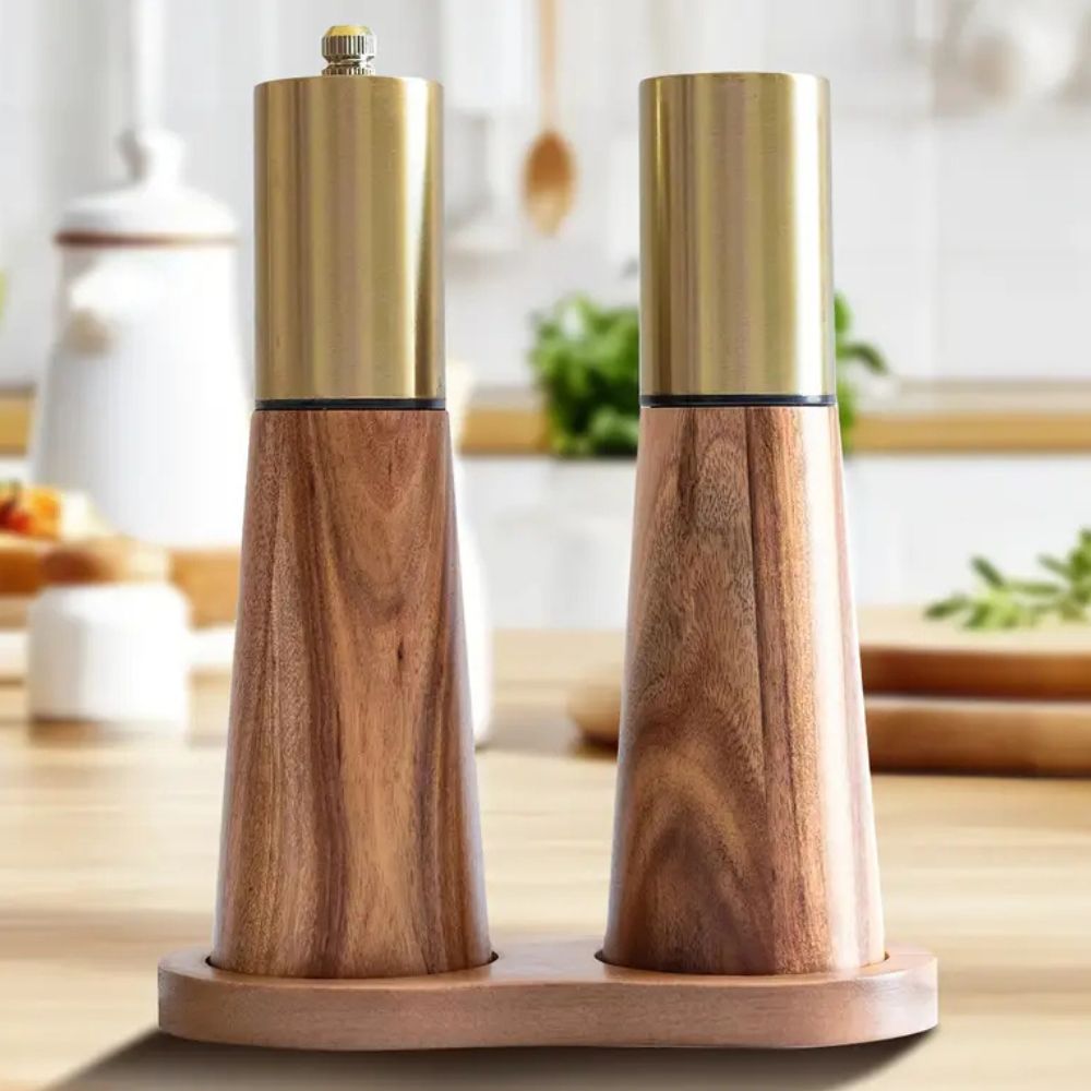 Elegant Manual Spice Mill with Customizable Grind & Wooden Stand