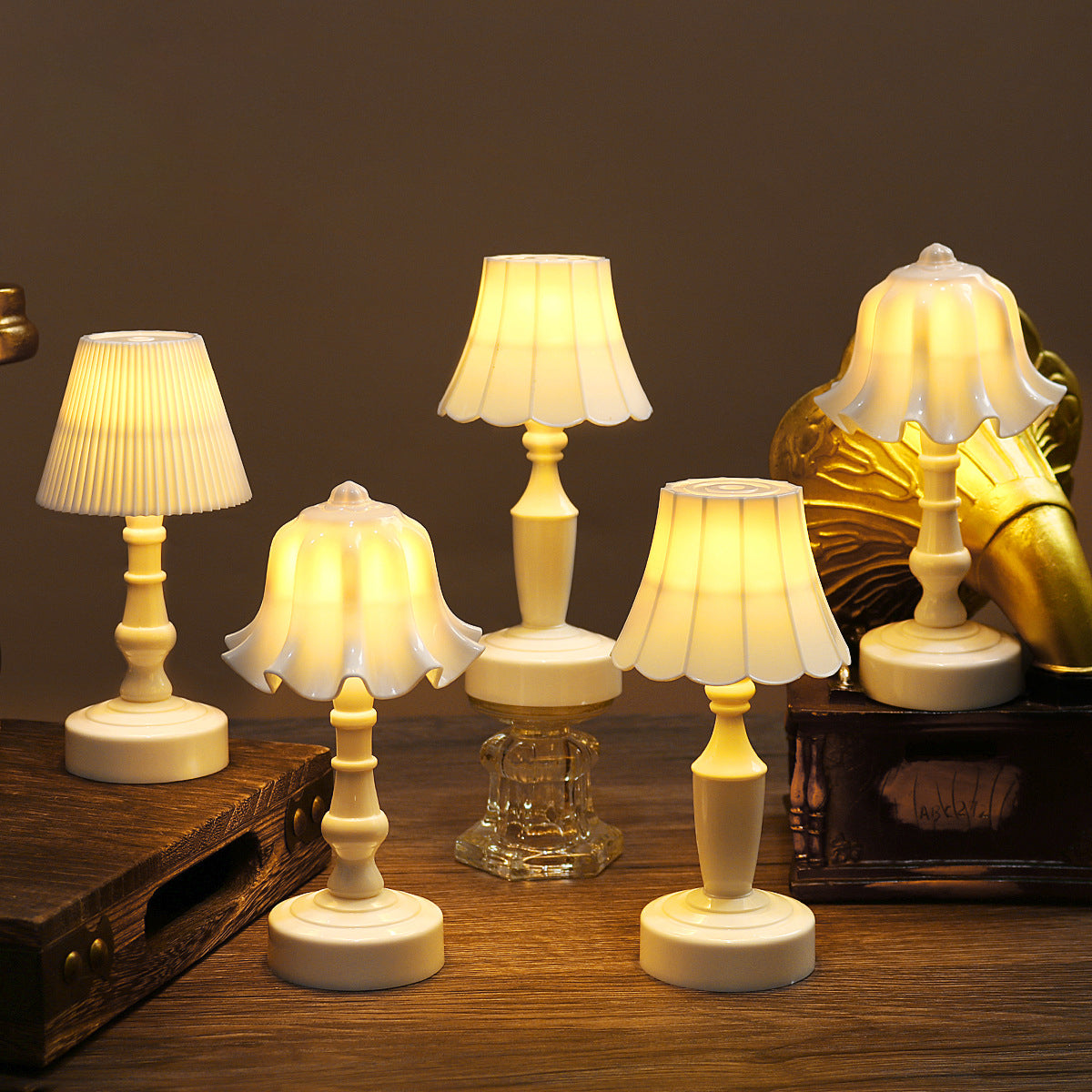 Chic Cordless Table Lamp with LED Light - 1.5W White