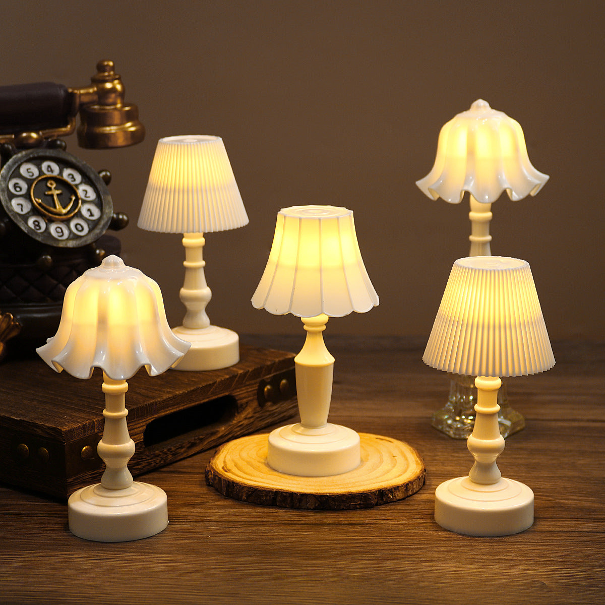 Chic Cordless Table Lamp with LED Light - 1.5W White