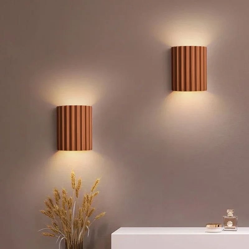 Elegant Ribbed Wall Sconce for Cozy Ambient Illumination