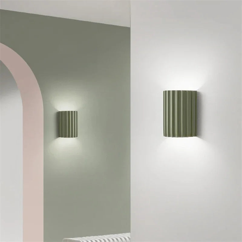Elegant Ribbed Wall Sconce for Cozy Ambient Illumination