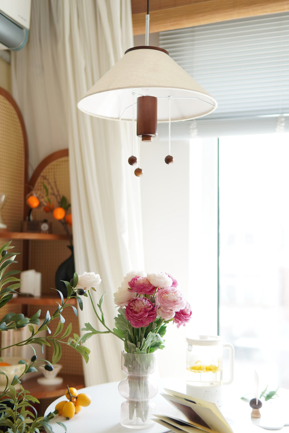 Octopus-Shaped Pendant Light – Sculptural Ceiling Lamp