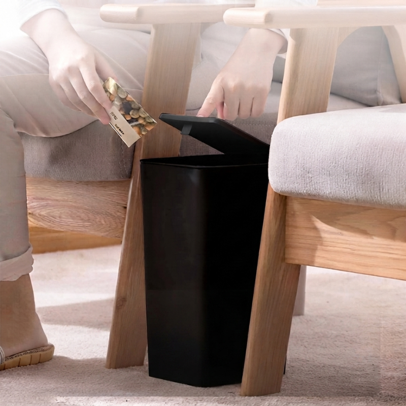 Sleek Touchless Waste Bin with Odor-Sealing Lid