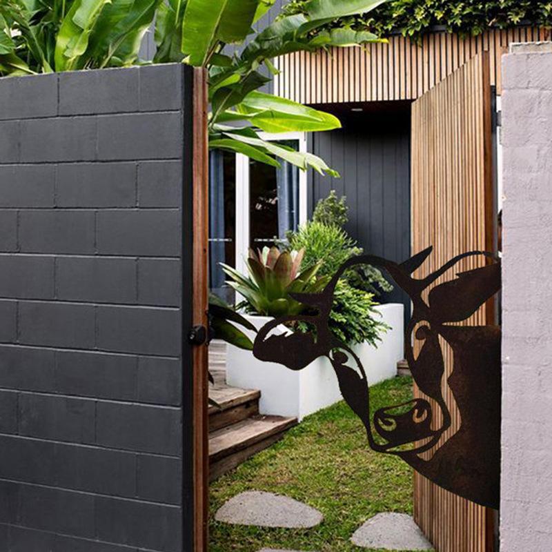 Charming Metal Garden Sculpture for Vibrant Outdoor Spaces