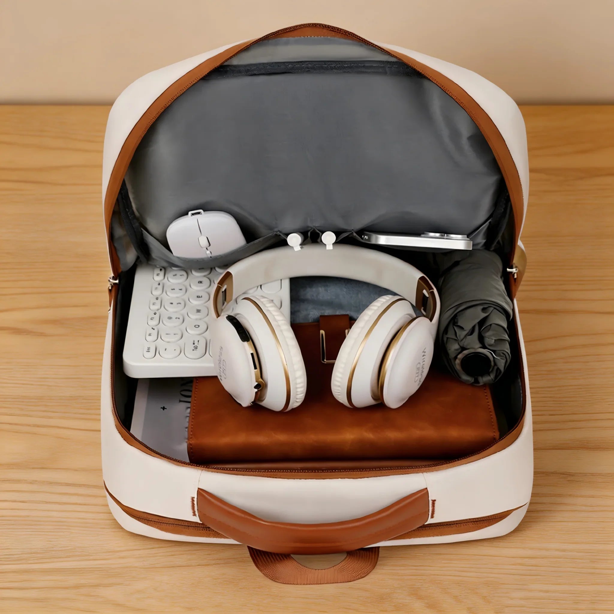 Versatile 20-35L Everyday Backpack for Work and Travel