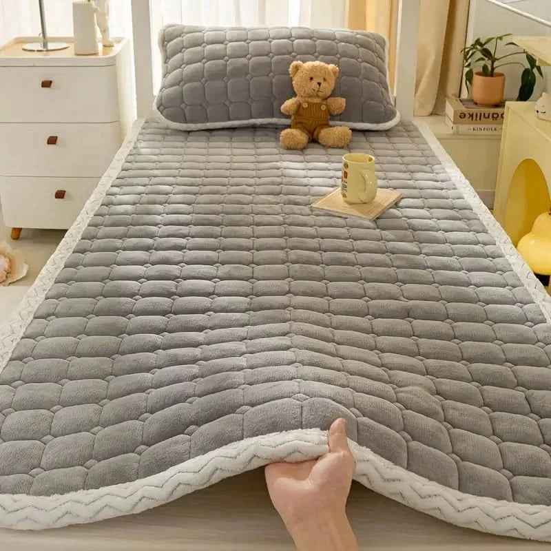 VelvetCloud – Soft Touch Bedding Protector for Ultimate Comfort
