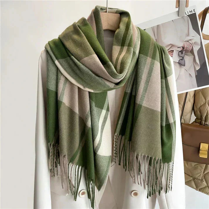 Chic Cashmere Scarf – Cozy, Stylish & Versatile Accessory