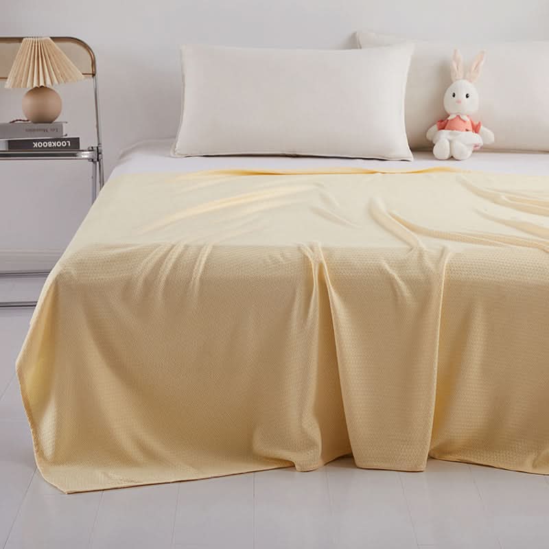 EcoComfort – Lightweight Bamboo Fiber Summer Quilt