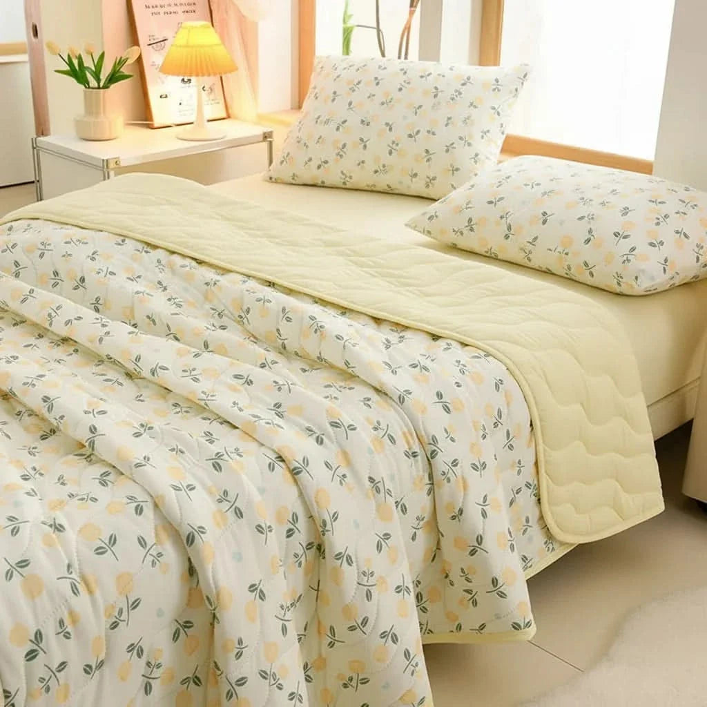 SerenityBloom – Lightweight Floral Summer Blanket for Comfort