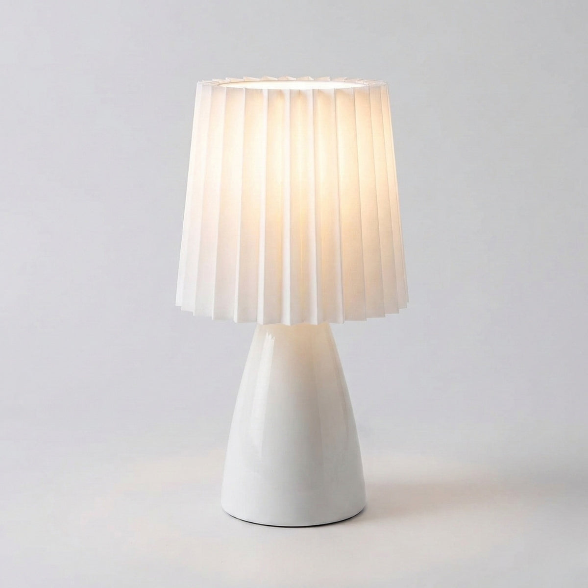 Elegant Fabric Shade Table Lamp with E27 Socket and Knob Control
