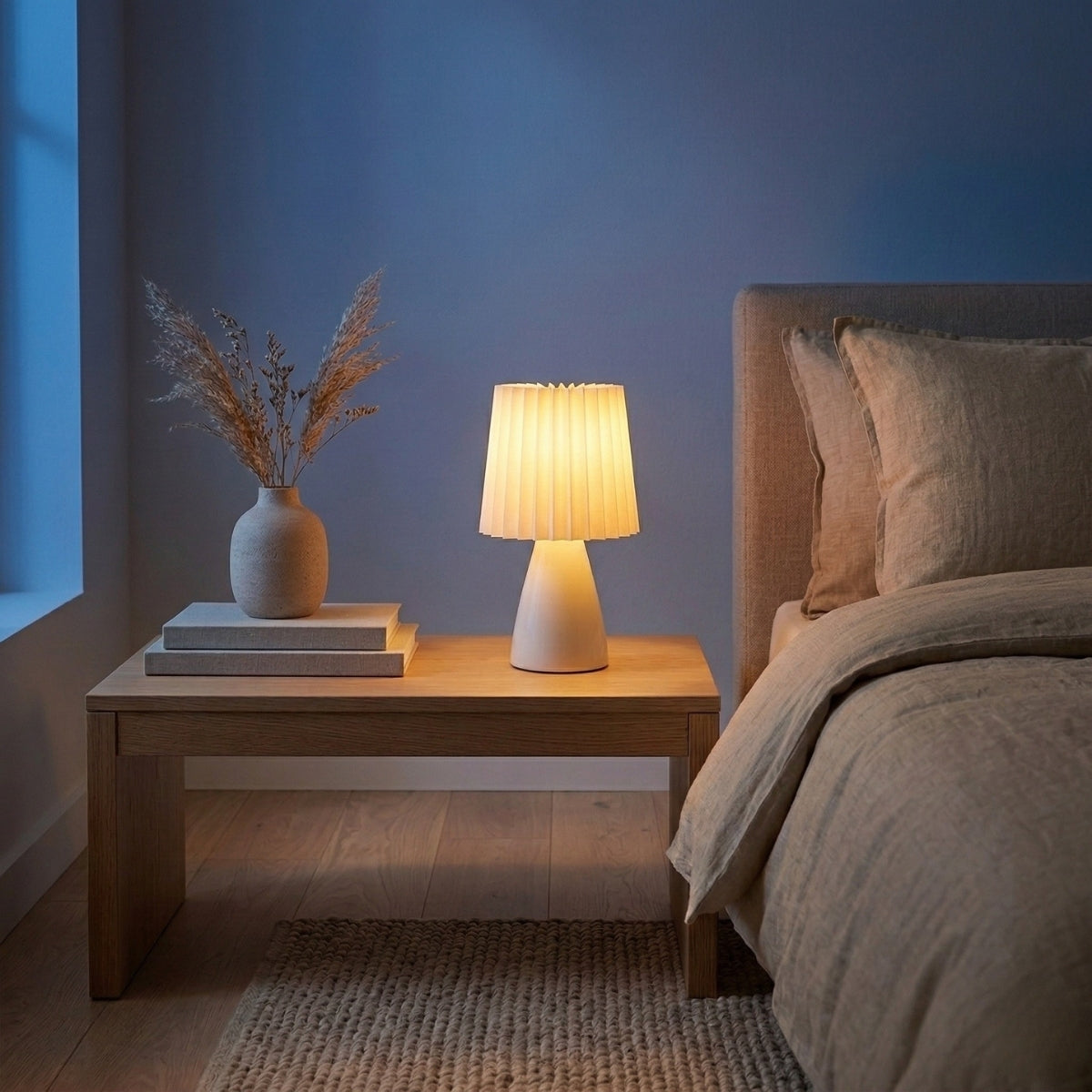 Elegant Fabric Shade Table Lamp with E27 Socket and Knob Control