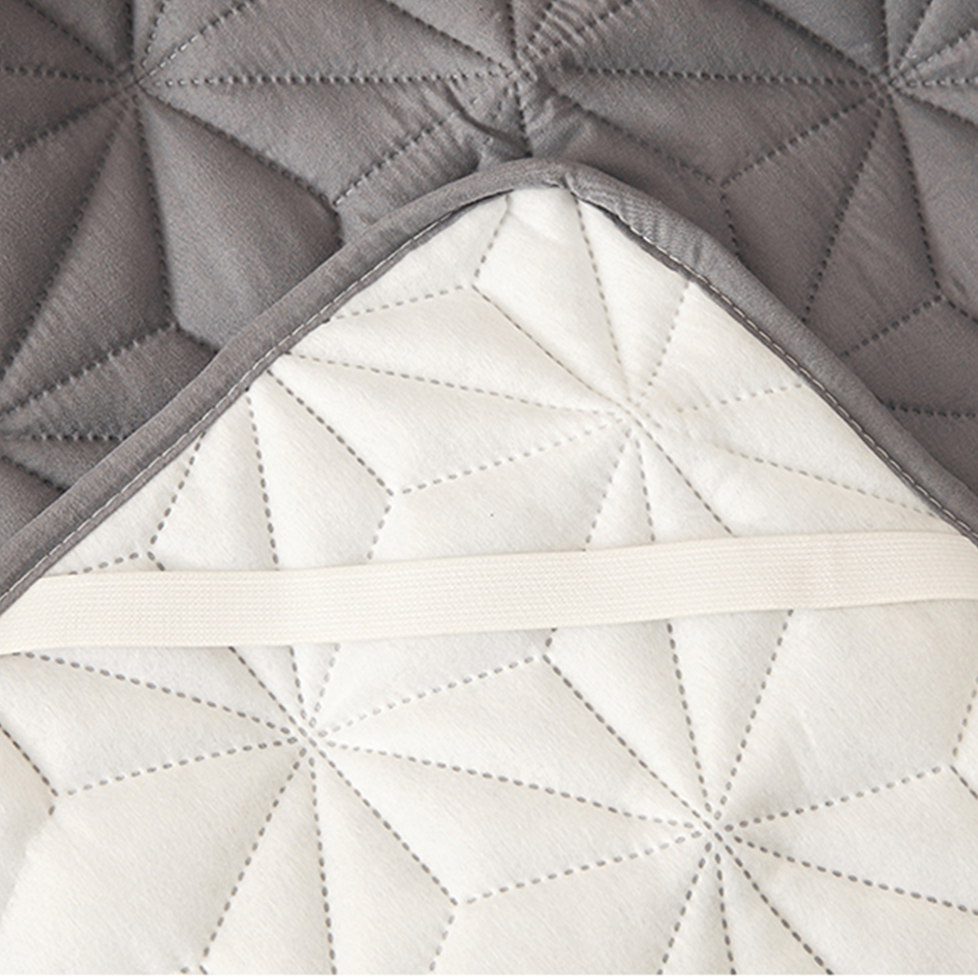 AquaGuard – Waterproof Quilted Mattress Protector for Comfort