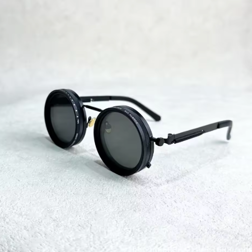 Chic Shades | Fashion-Forward Sunglasses with Maximum UV Protection