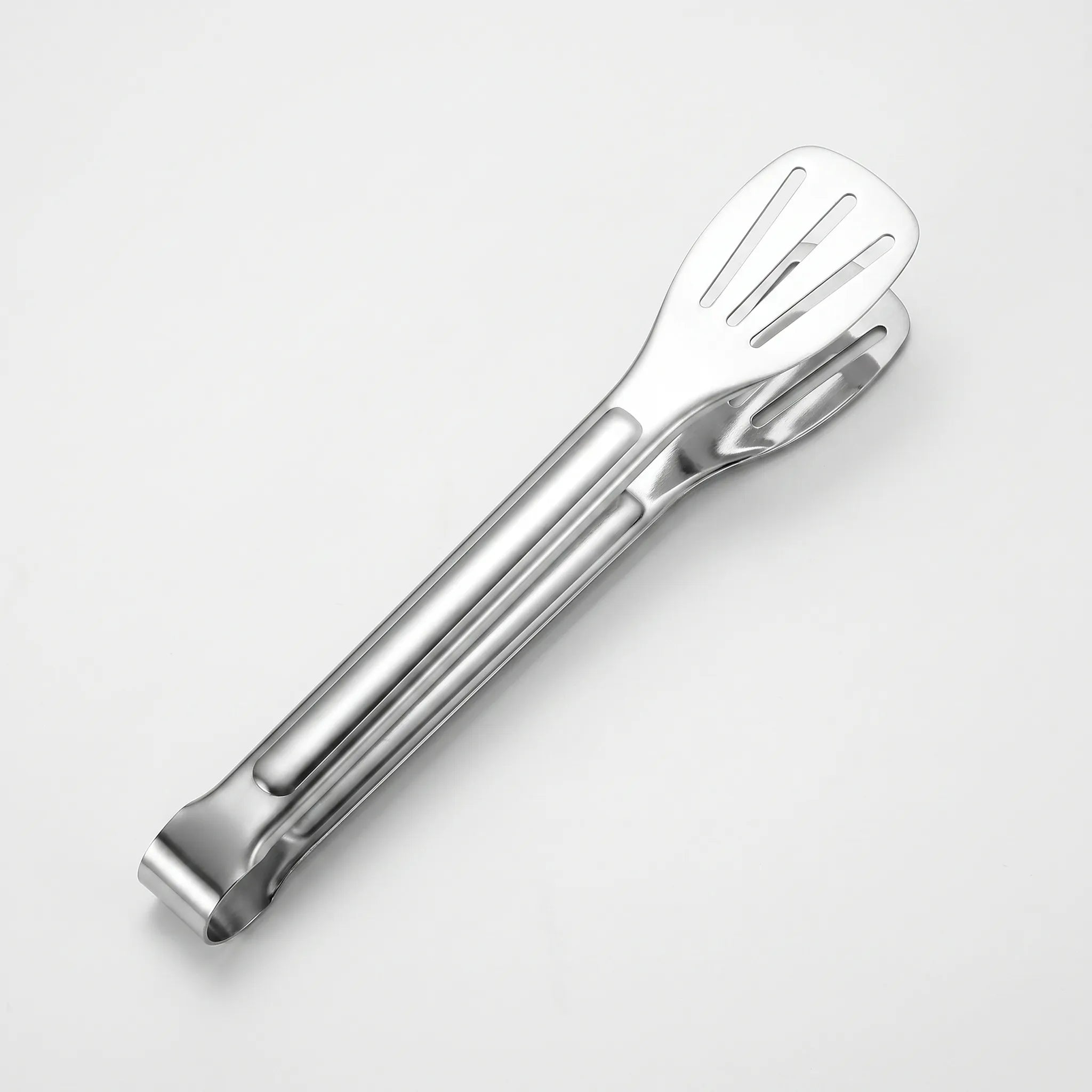 Kitchen Tongs with Slots for Enhanced Grip