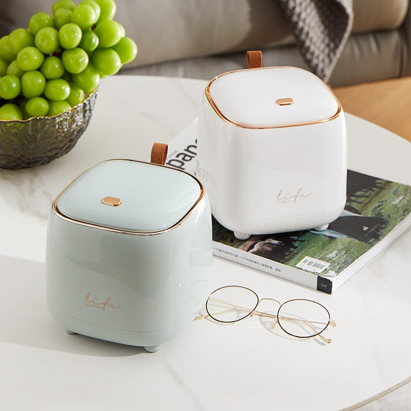 Compact Desktop Trash Can with Lid for Easy Waste Disposal