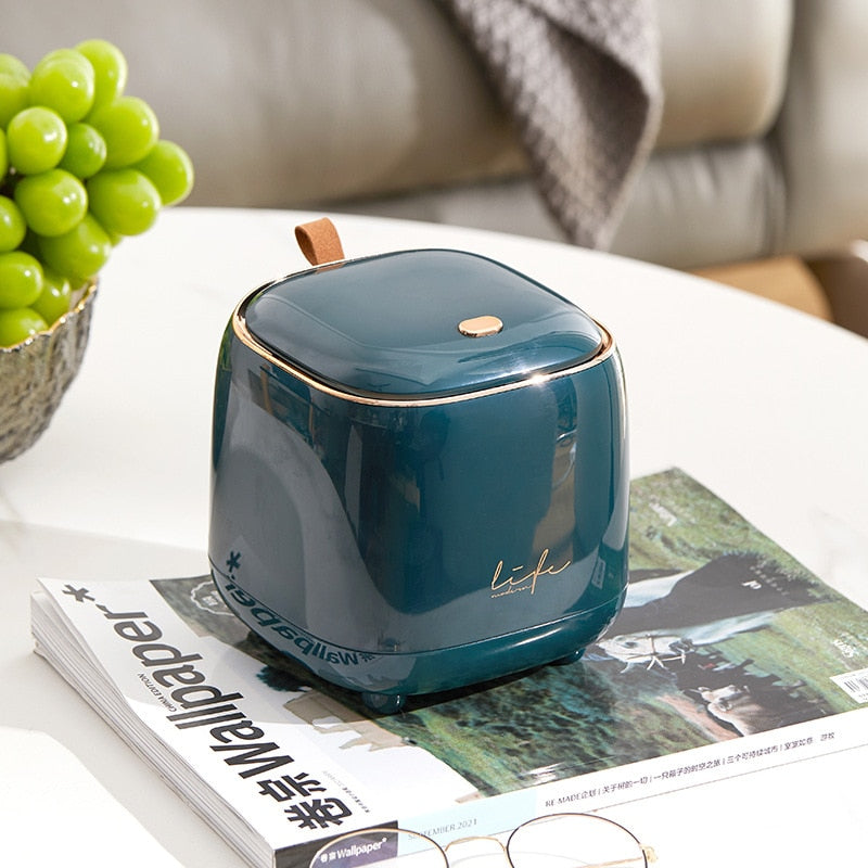 Compact Desktop Trash Can with Lid for Easy Waste Disposal