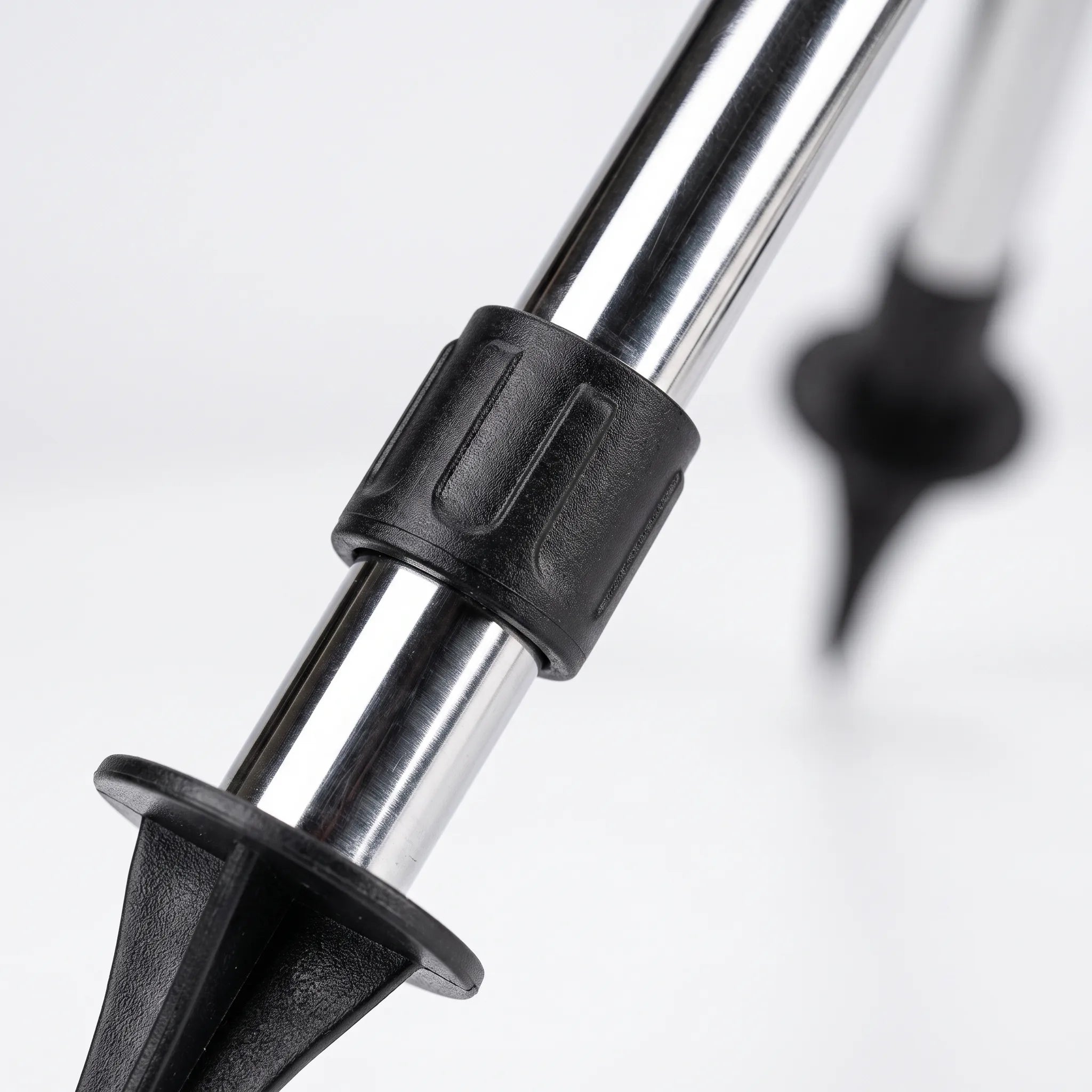 Lawn Sprinkler with Telescopic Tripod Stand