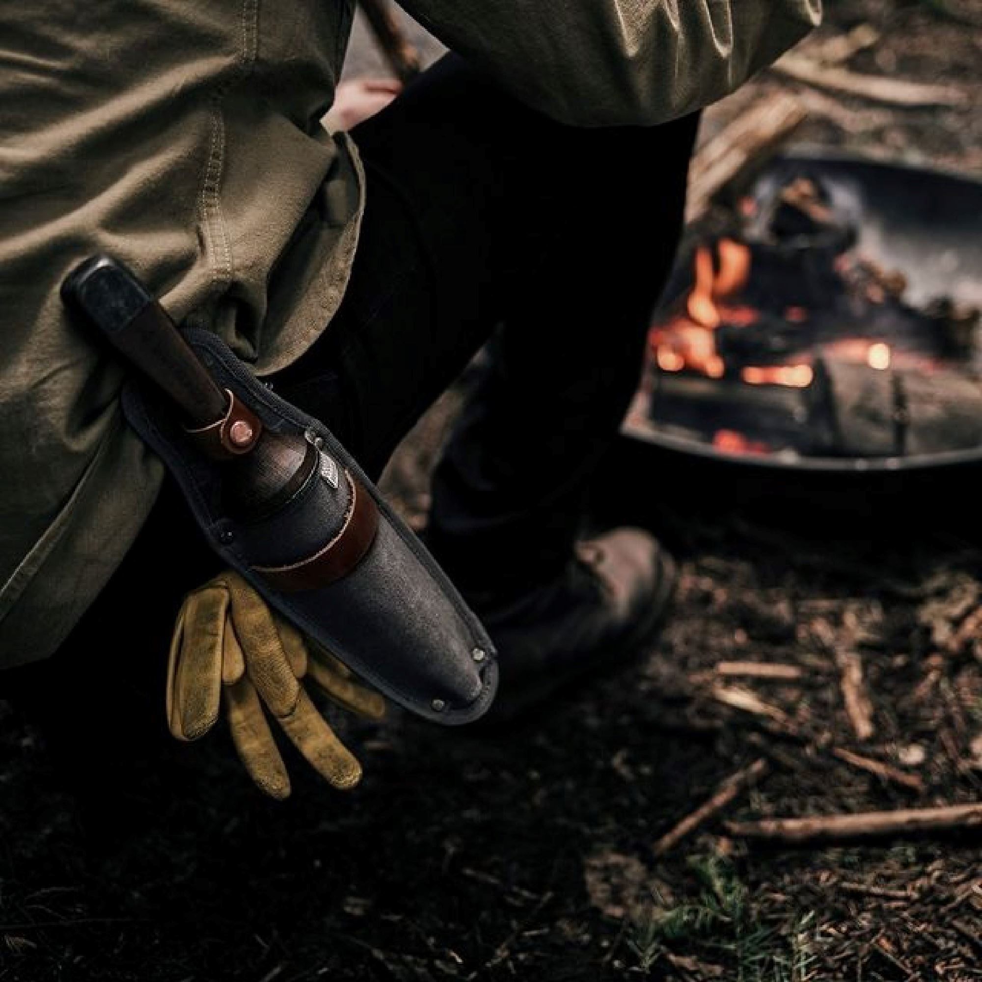 AdventureReady | Compact Survival Knife with Comfortable Grip