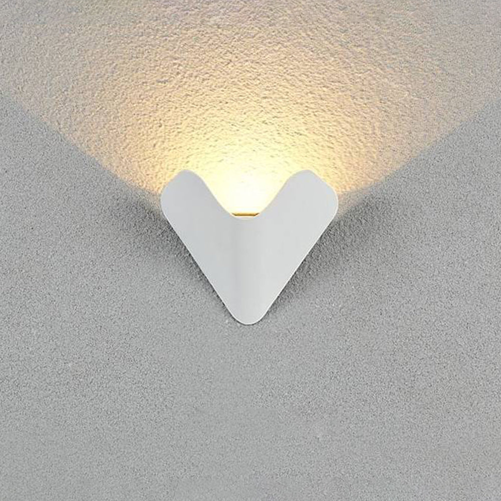 Sleek Triangular LED Outdoor Wall Light for Patios