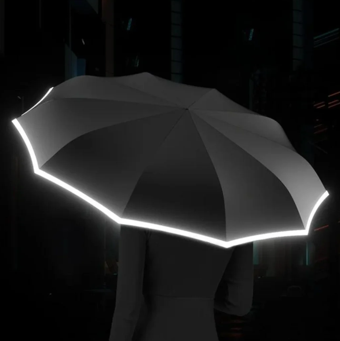 All-Weather Compact Umbrella with Enhanced Visibility Edge