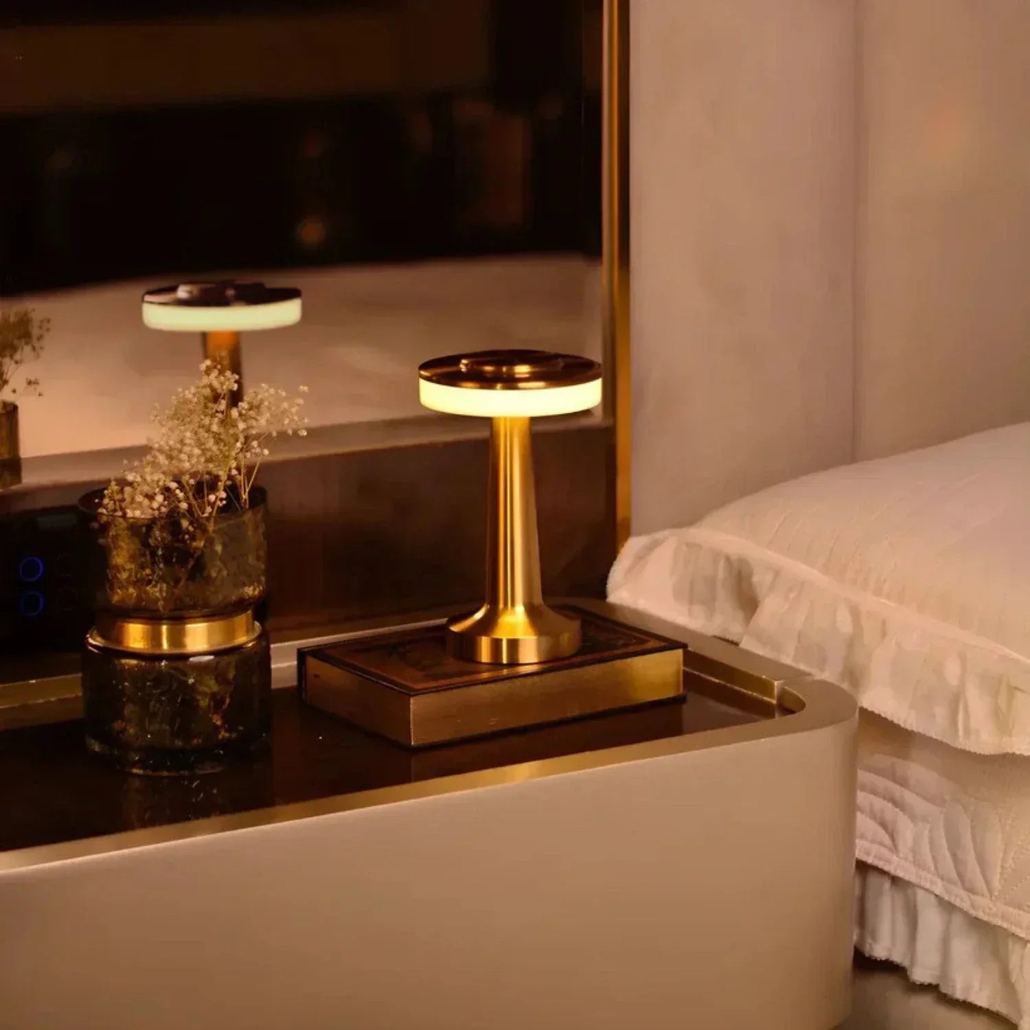 Vintage Style Cordless Table Lamp - Retro Design