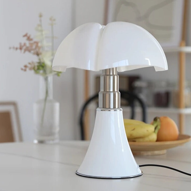 Chic Floral Design Table Lamp