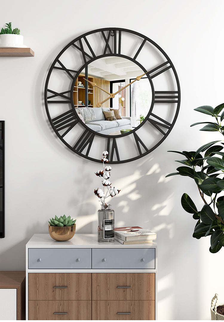 Elegant Reflective Wall Clock | 39cm Timeless Home Accent