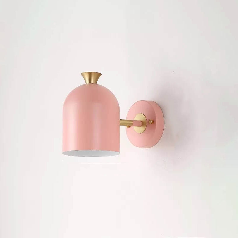 Sleek Single-Light Wall Fixture for Modern Spaces