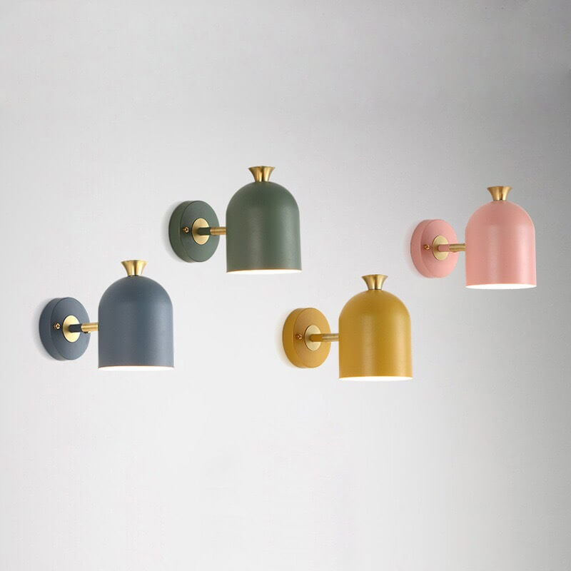 Sleek Single-Light Wall Fixture for Modern Spaces