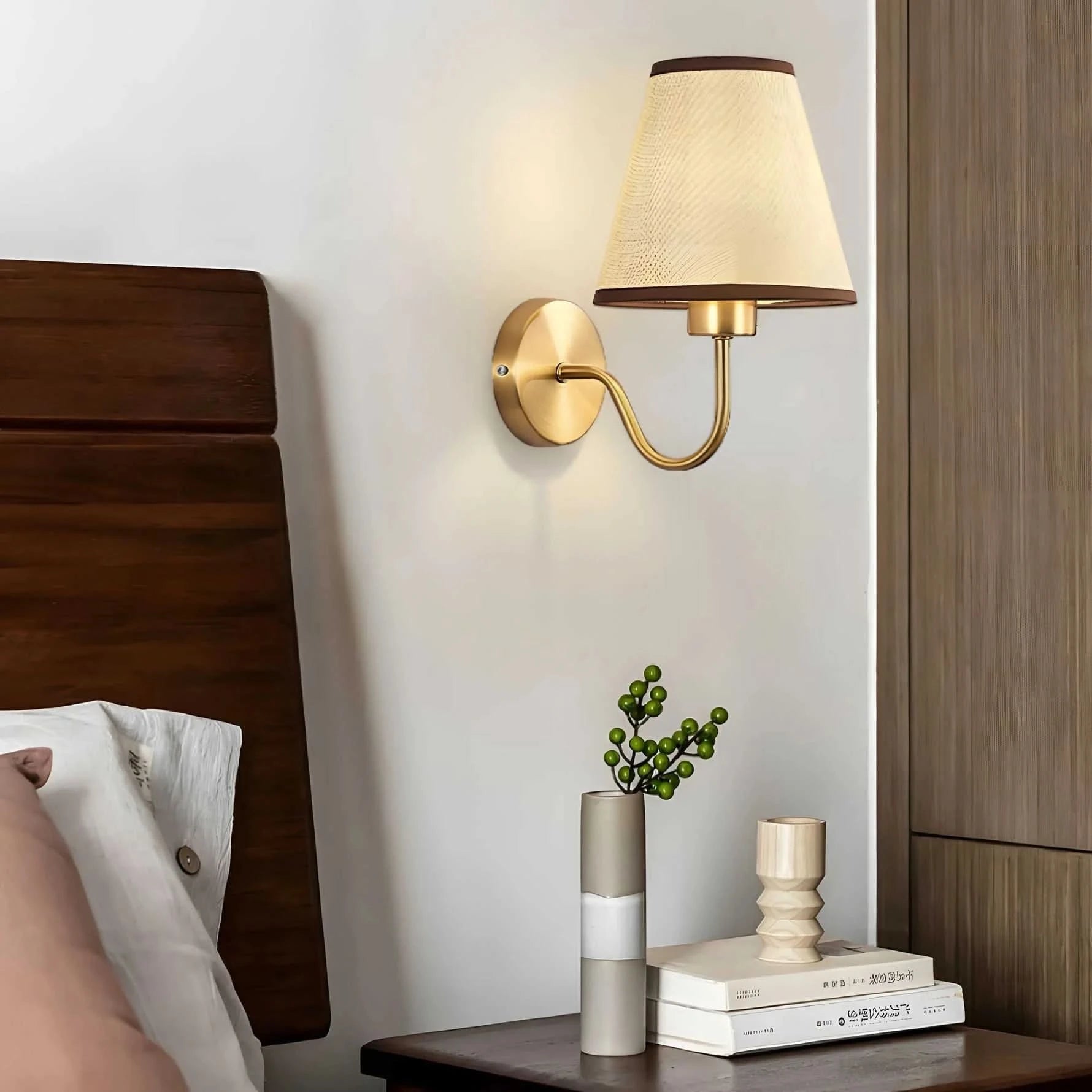 Cordless LED Wall Light with Remote Control - 5W Indoor Sconce