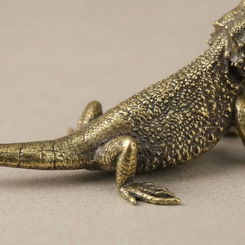 Stylish Brass Lizard Sculpture for Home and Office Decor
