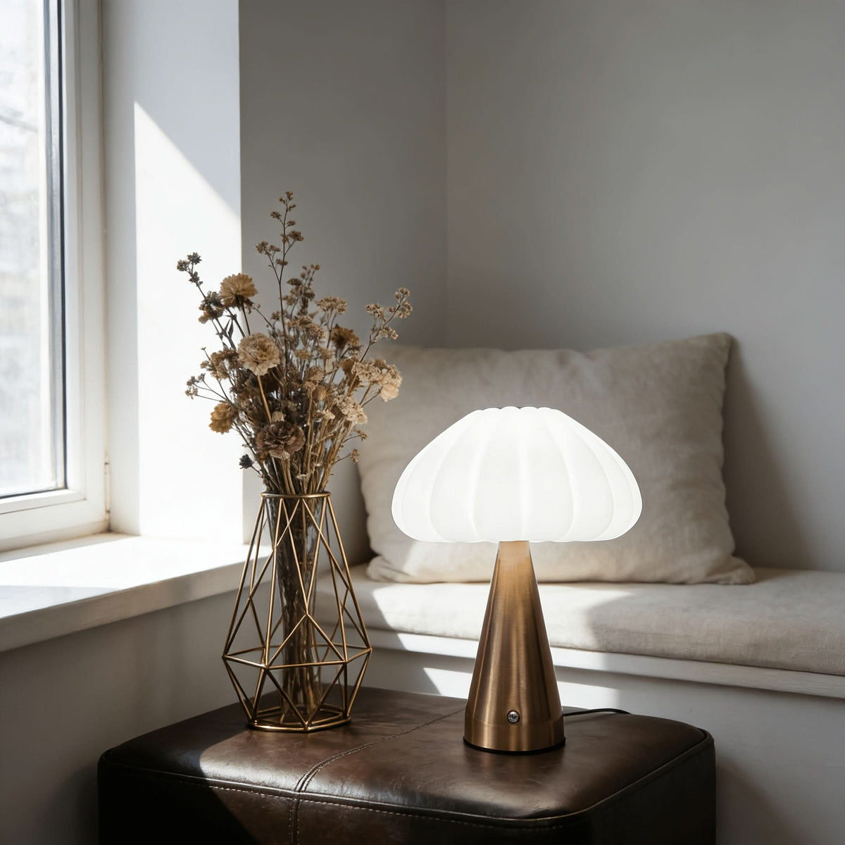 EleganceGlow – Stylish Table Lamp for Cozy Evening Ambiance