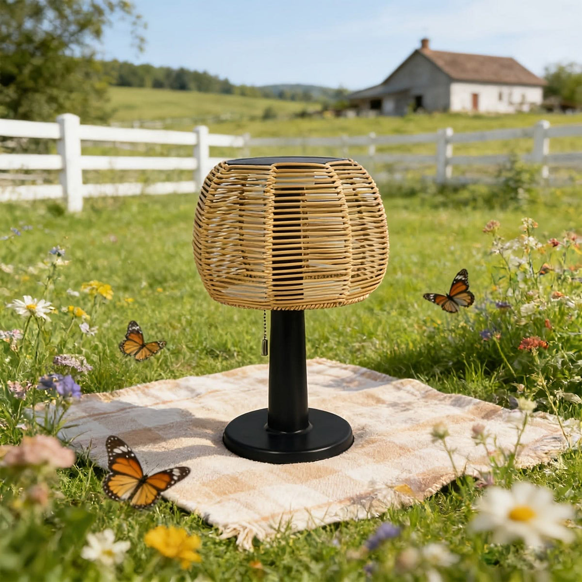 RadiantGlow – Vintage Solar Outdoor Lantern