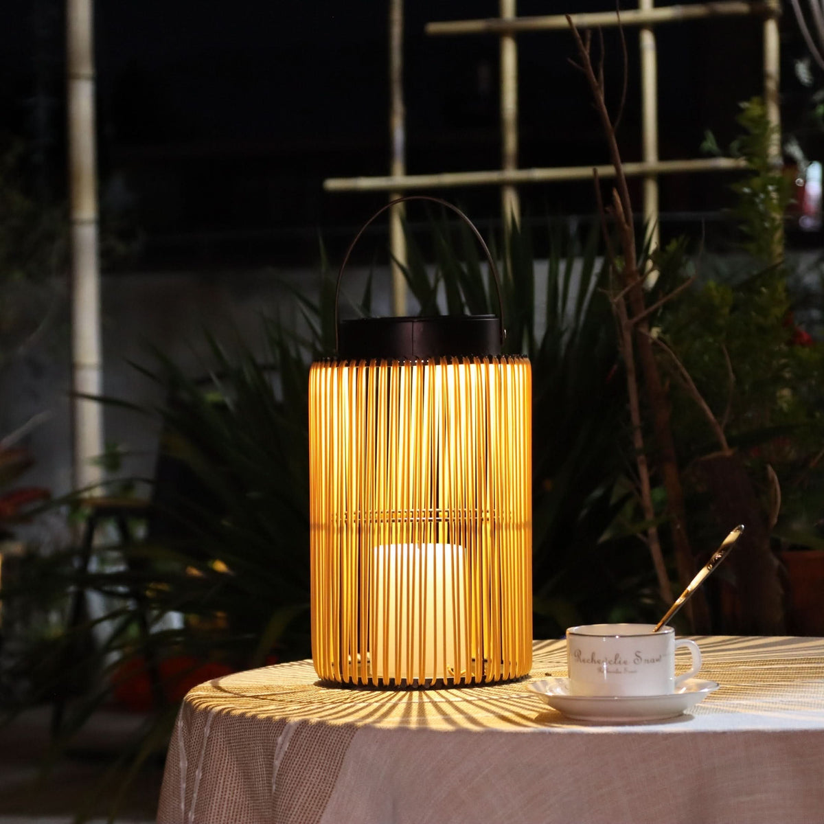 SolaraGlow – Versatile Solar Lantern for Outdoor Spaces