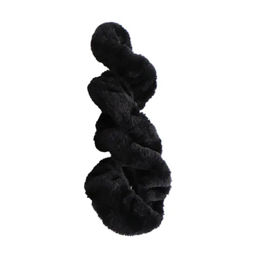 Fuzzy Comfort Steering Wheel Wrap – 15-Inch Winter Cozy Cover