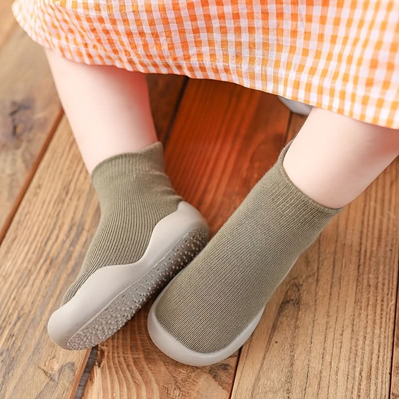 SnugSteps – Non-Slip Toddler Ankle Socks for Active Play